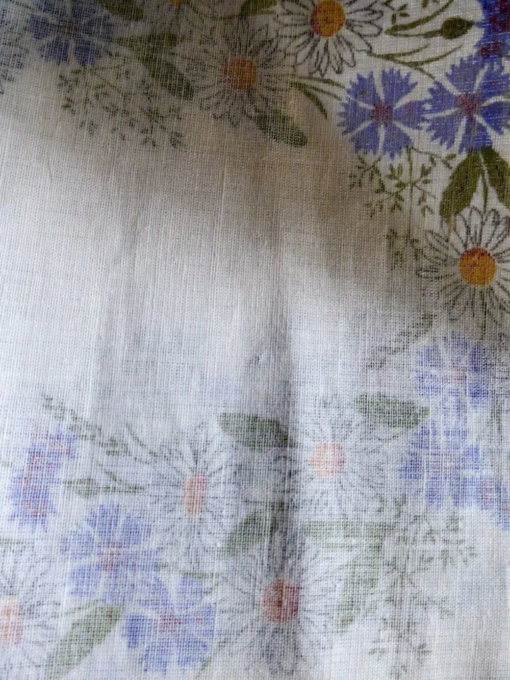 Vintage Frösö Handtryck Swedish Table Runner with Daisies
